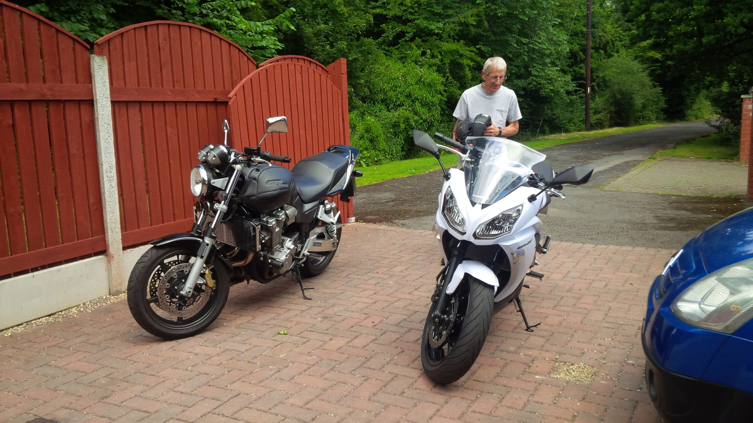 Dad (GrandDad) eyeing-up his next ride..!! 2015